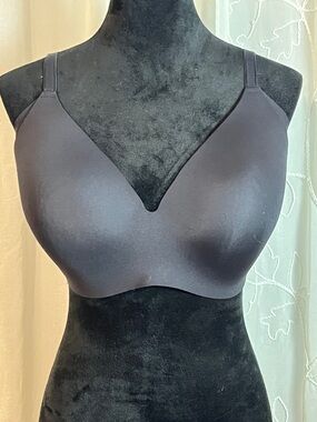 Knix Wireless Seamless Moulded Bra /black “Wing Woman.